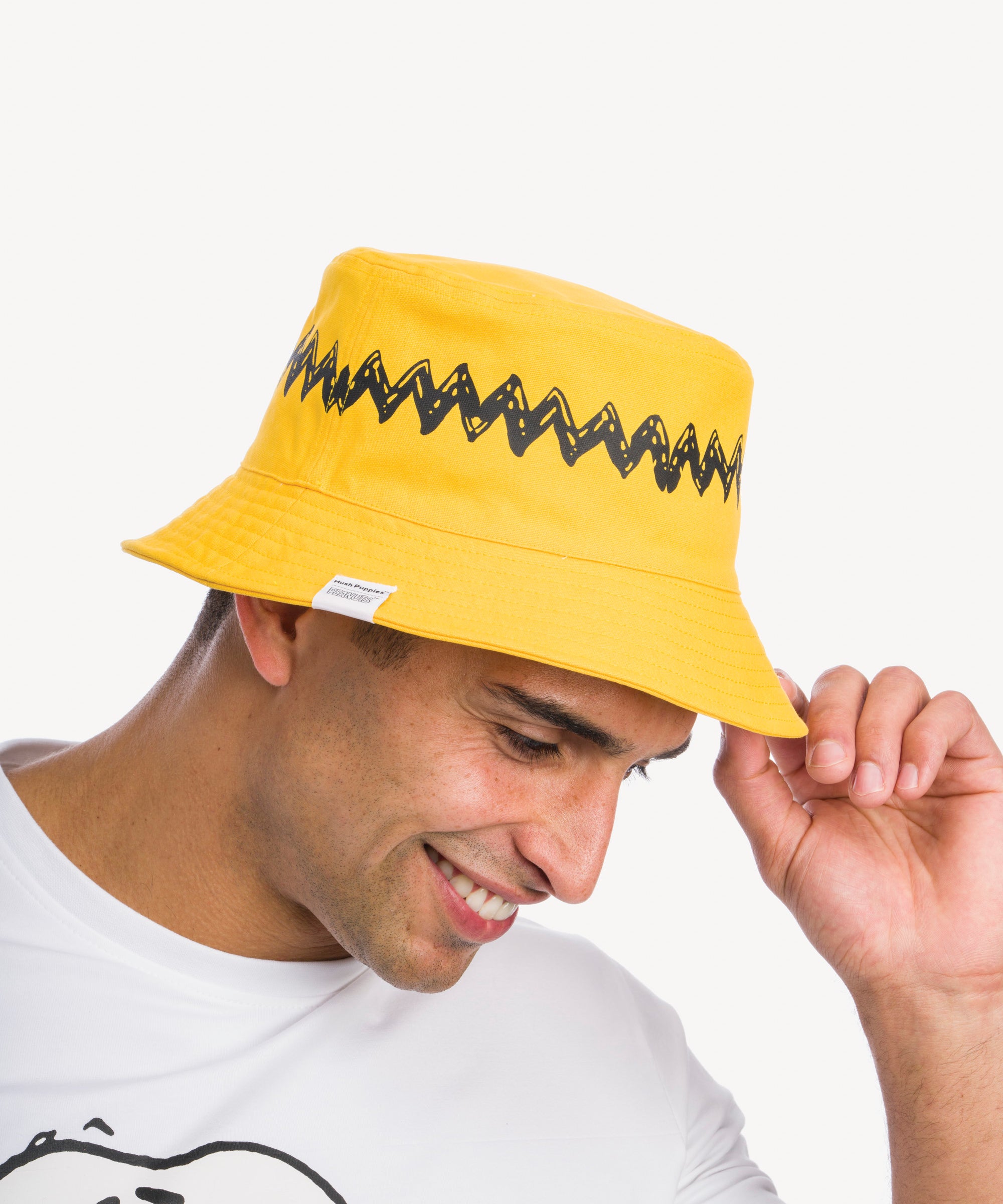Gorro Algodon Unisex Bckt Charlie Brown Amarillo | Hush Puppies