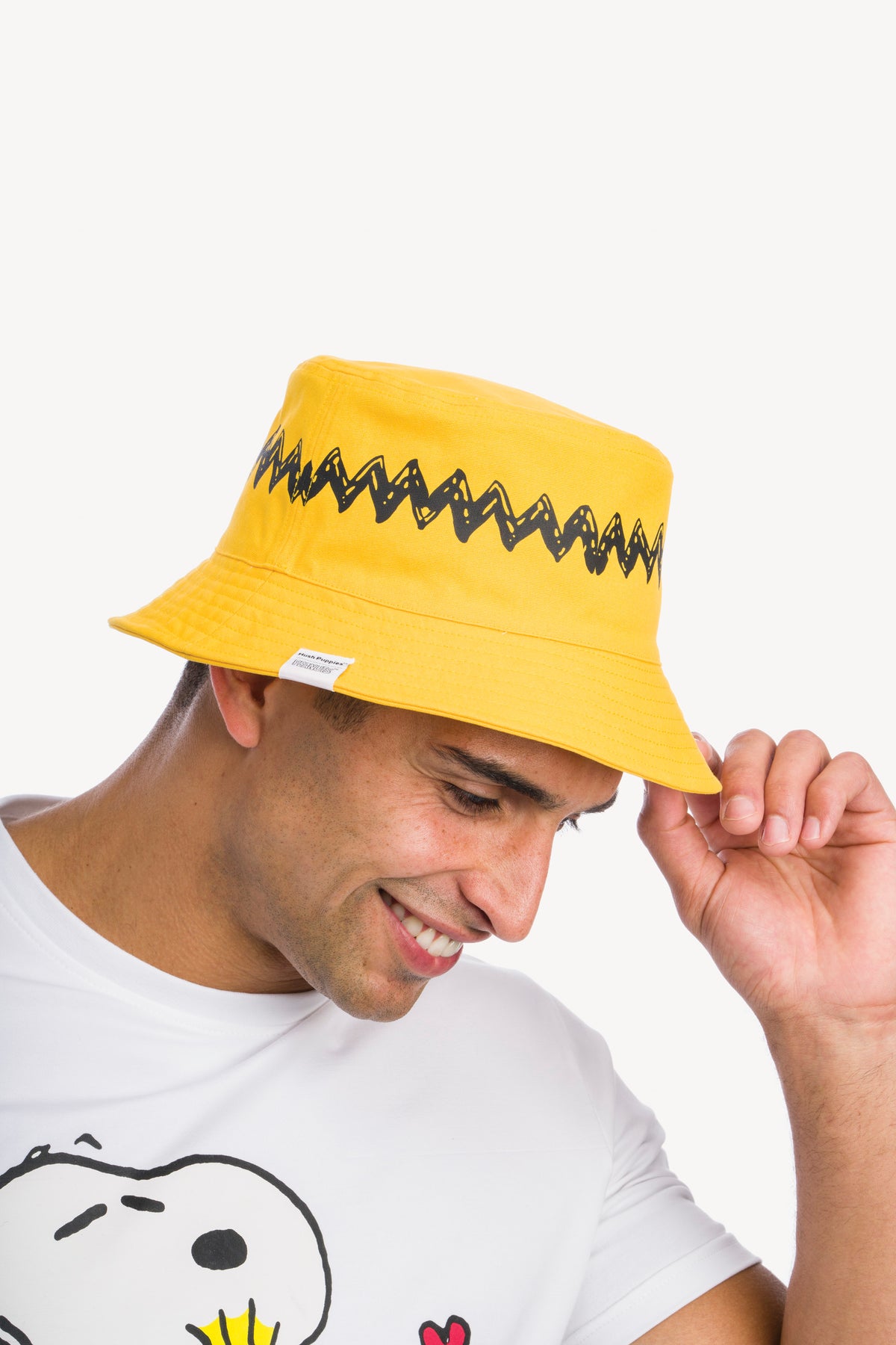 Gorro Algodon Unisex Bckt Charlie Brown Amarillo | Hush Puppies