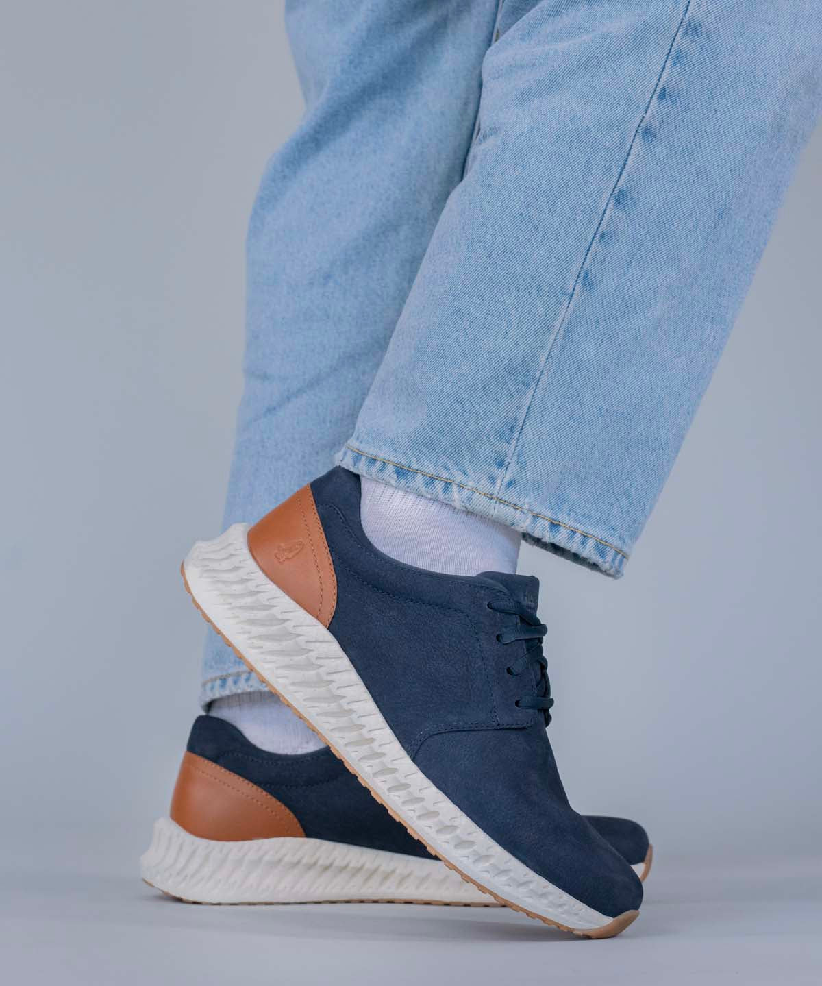 Zapatilla Cuero Spinal Discover Azul Hush Puppies