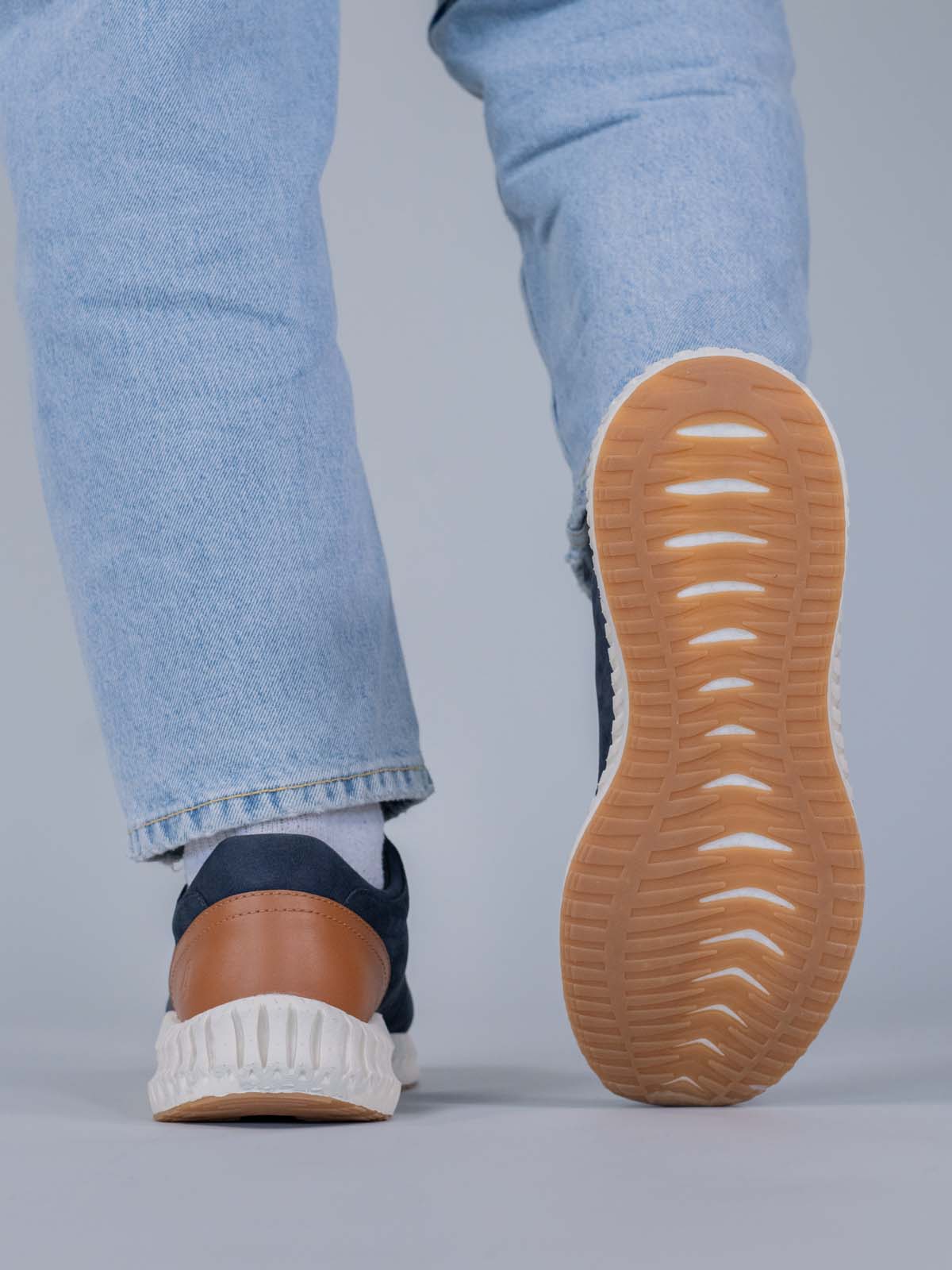Zapatilla Cuero Spinal Discover Azul Hush Puppies