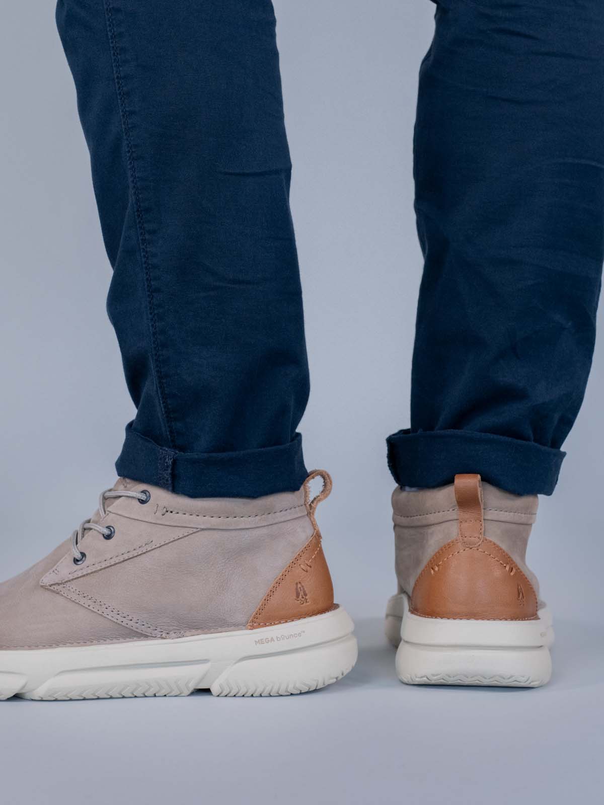 Botin Cuero Baylor Chukka Gris Hush Puppies