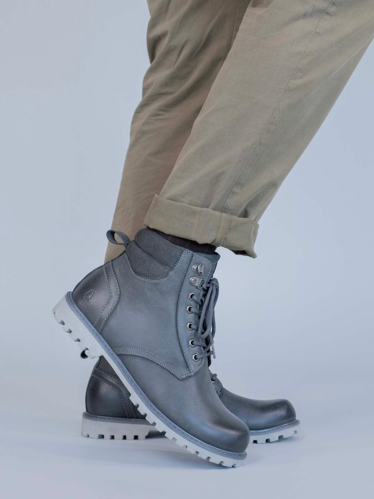 Botin Cuero Hombre Maxwell Gris Hush Puppies