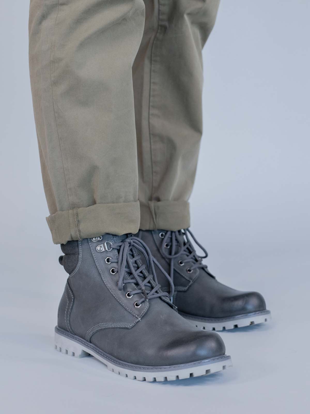 Botin Cuero Hombre Maxwell Gris Hush Puppies