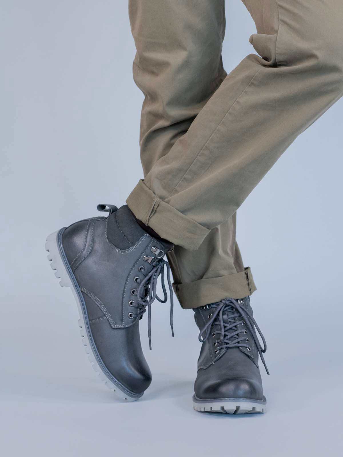 Botin Cuero Hombre Maxwell Gris Hush Puppies