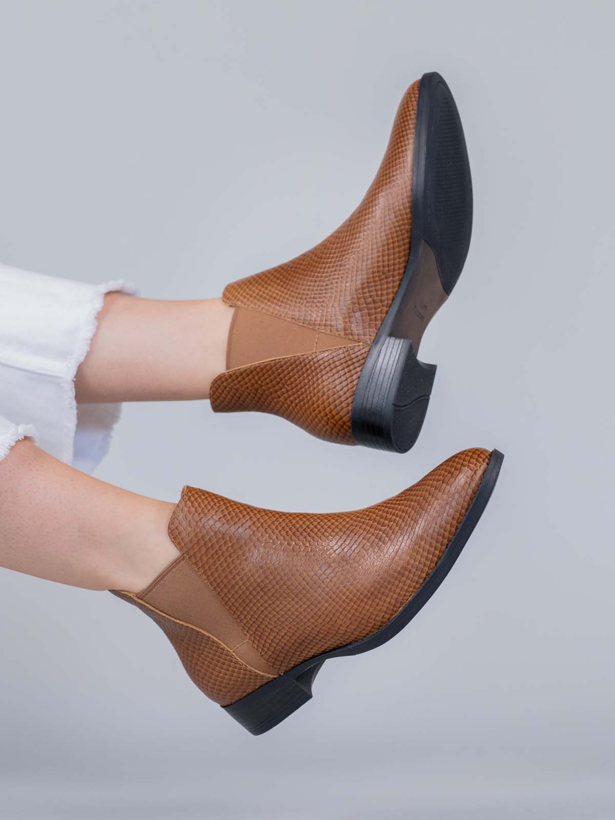 Botin Cuero Mujer Alva Café Hush Puppies