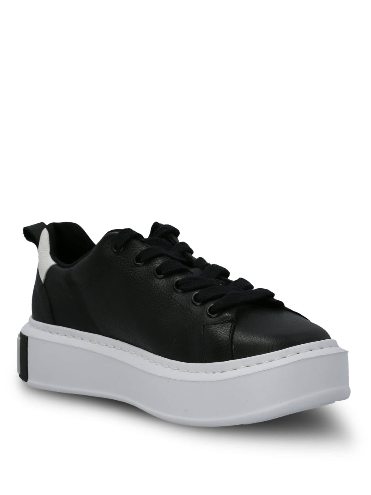 Zapatilla Cuero Mujer Badajoz Negra