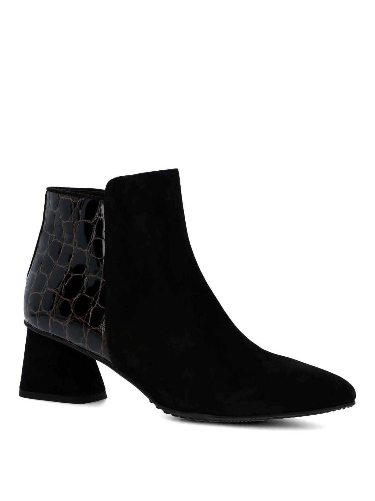 BLACK[111