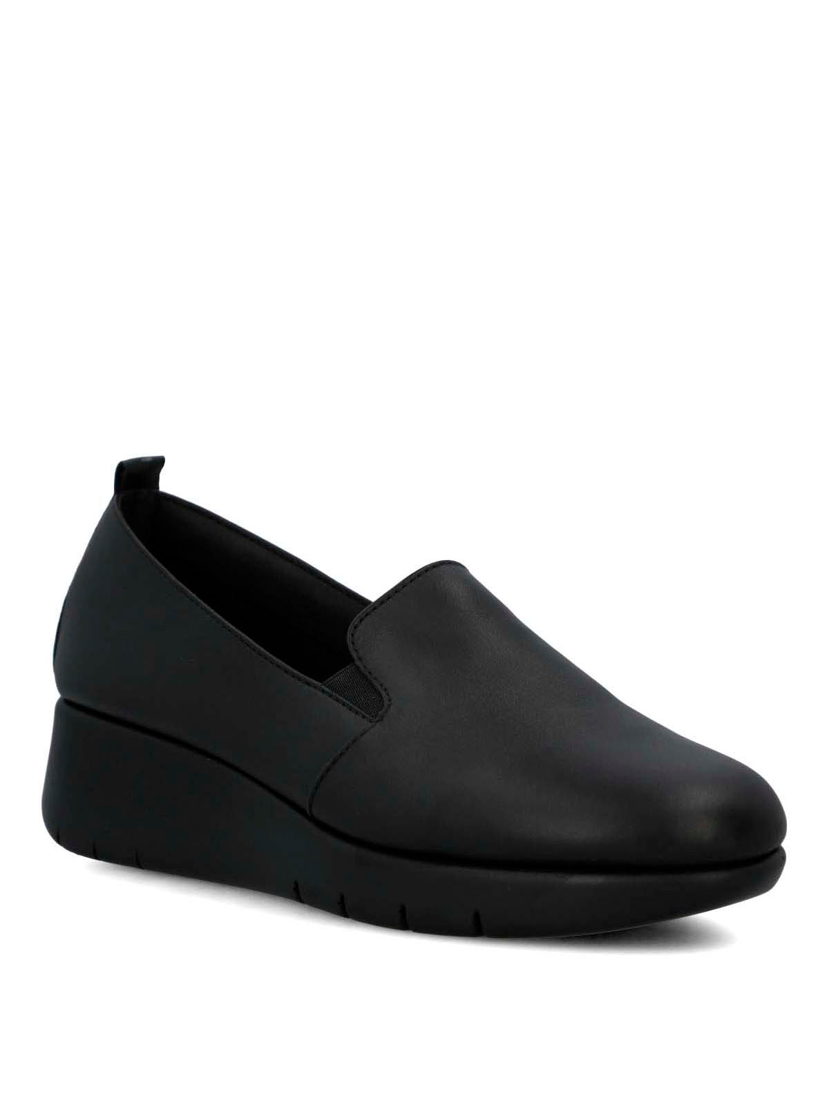 Slip On Cuero Mujer Judita Negro