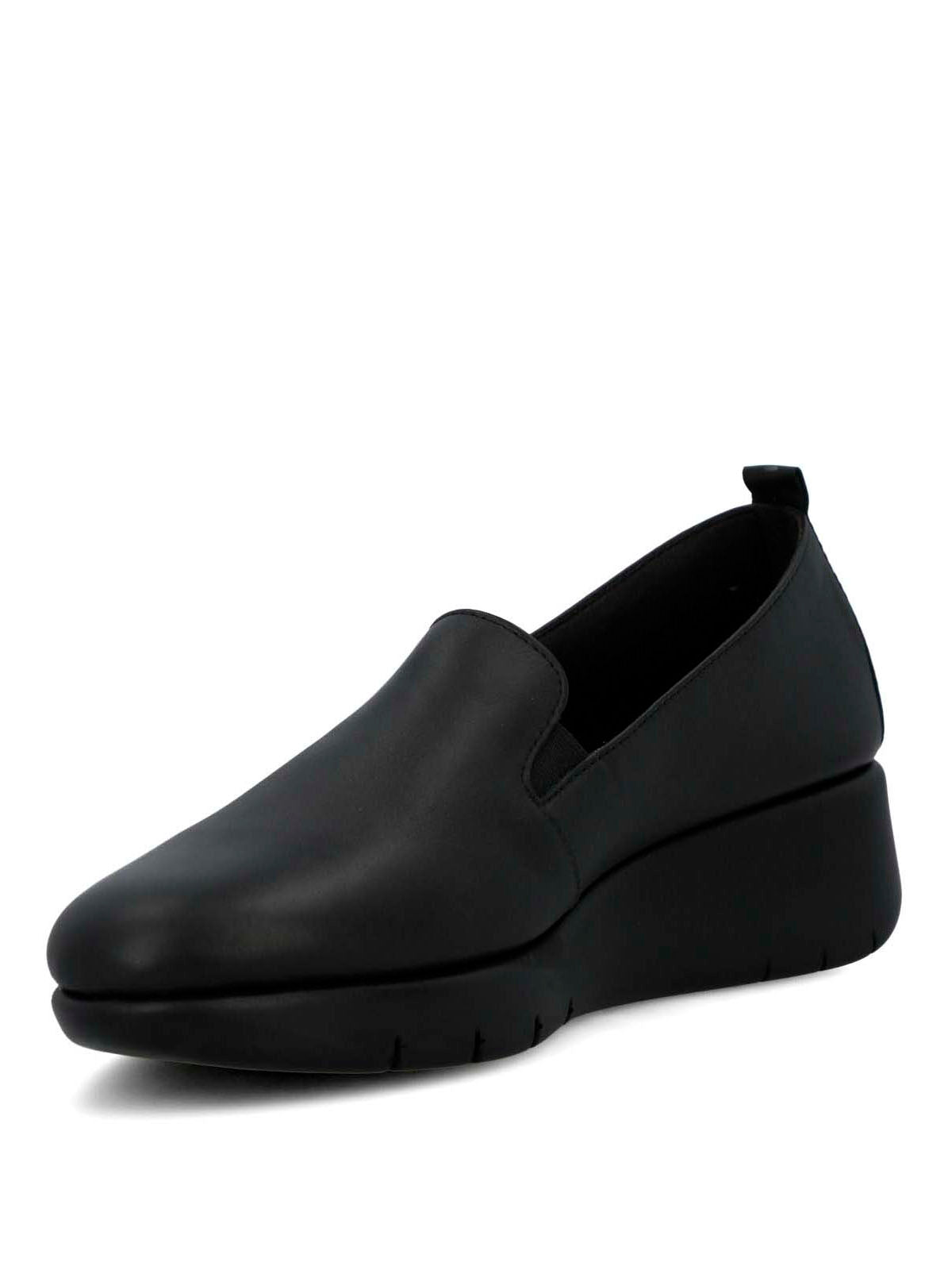 Slip On Cuero Mujer Judita Negro