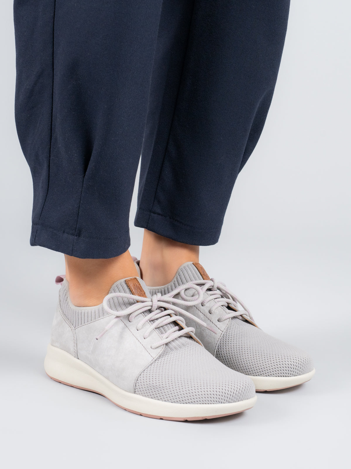 Zapatilla  Mujer Spinal Knit  Gris-Hush Puppies Chile