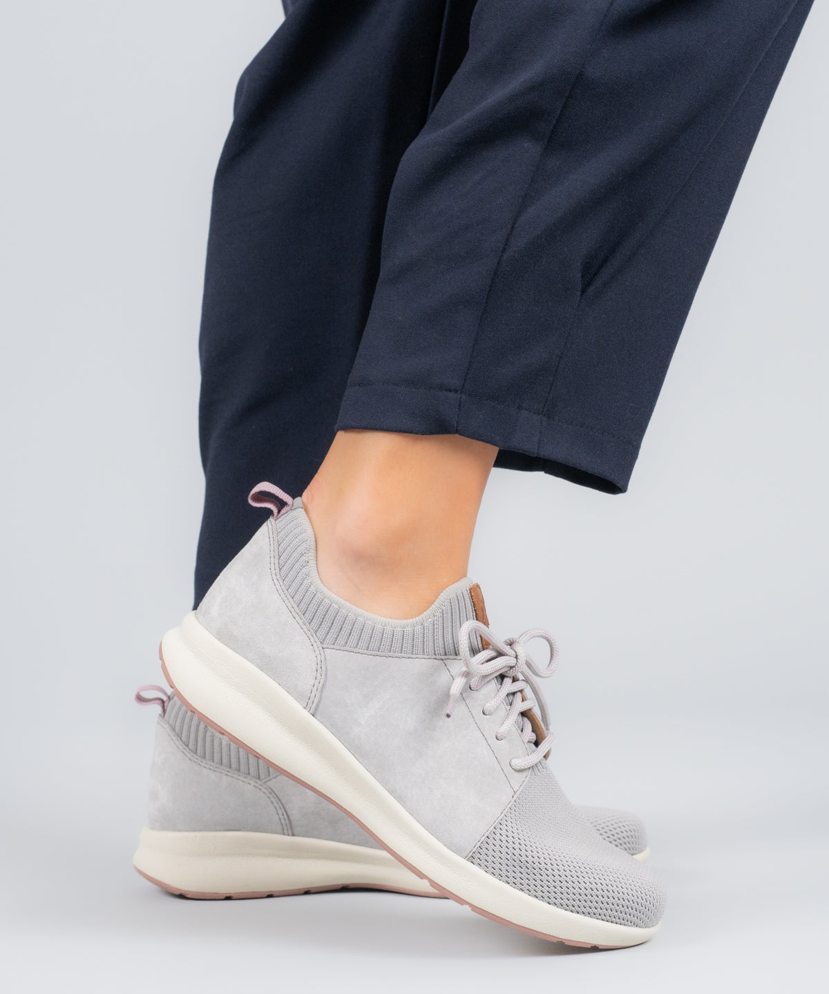 Zapatilla  Mujer Spinal Knit  Gris-Hush Puppies Chile