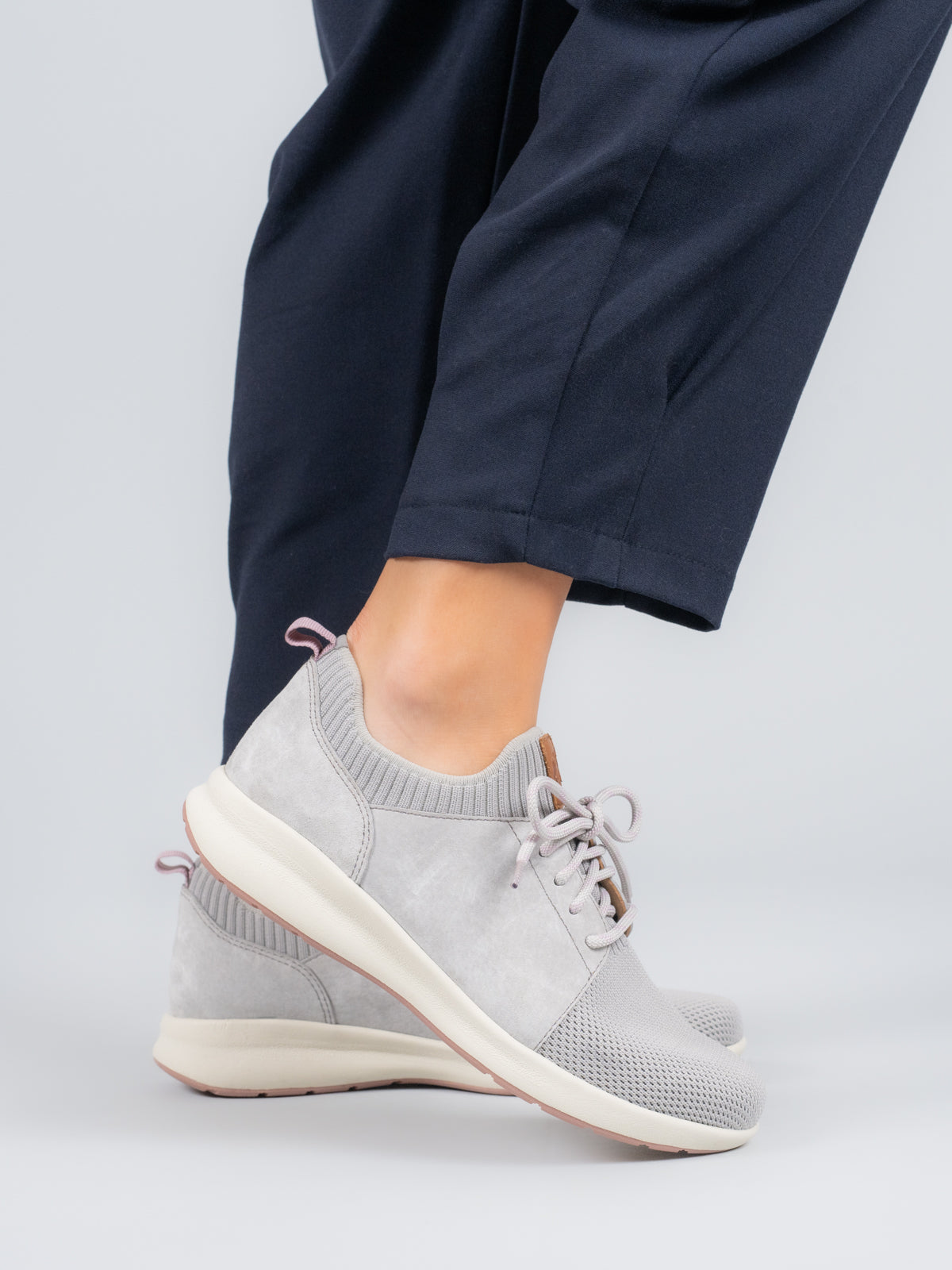 Zapatilla  Mujer Spinal Knit  Gris-Hush Puppies Chile