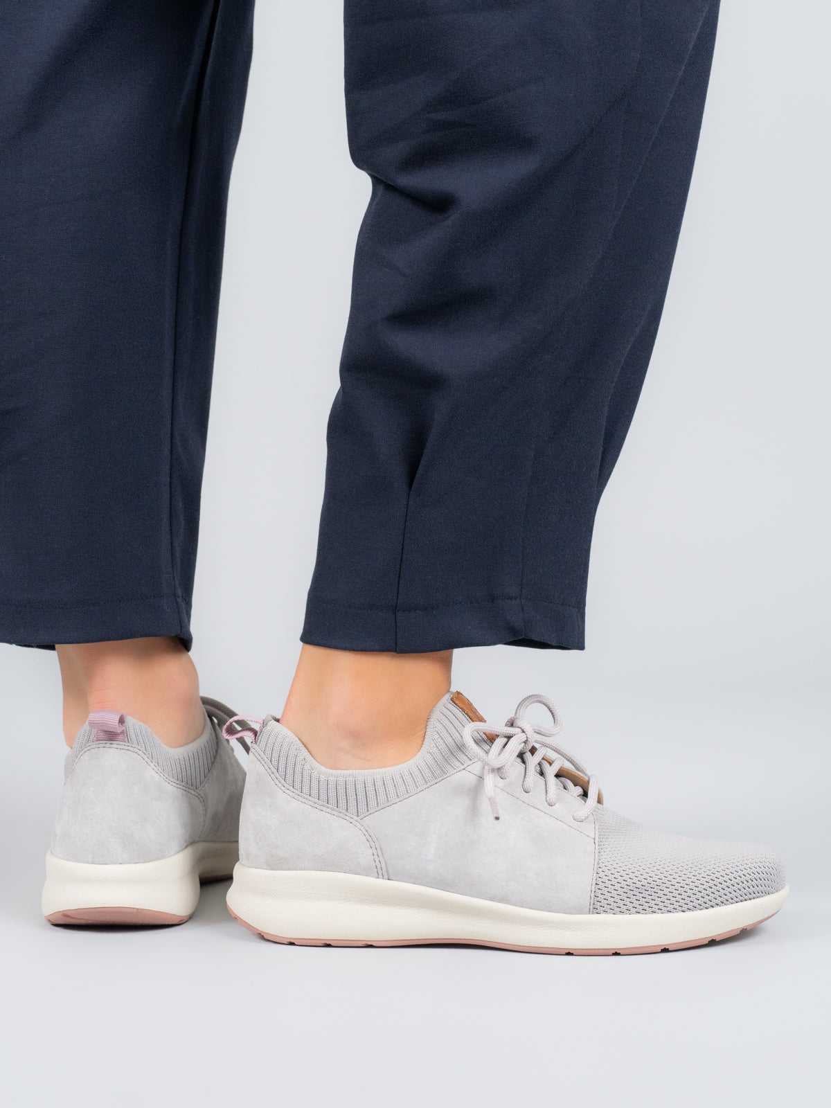 Zapatilla  Mujer Spinal Knit  Gris-Hush Puppies Chile