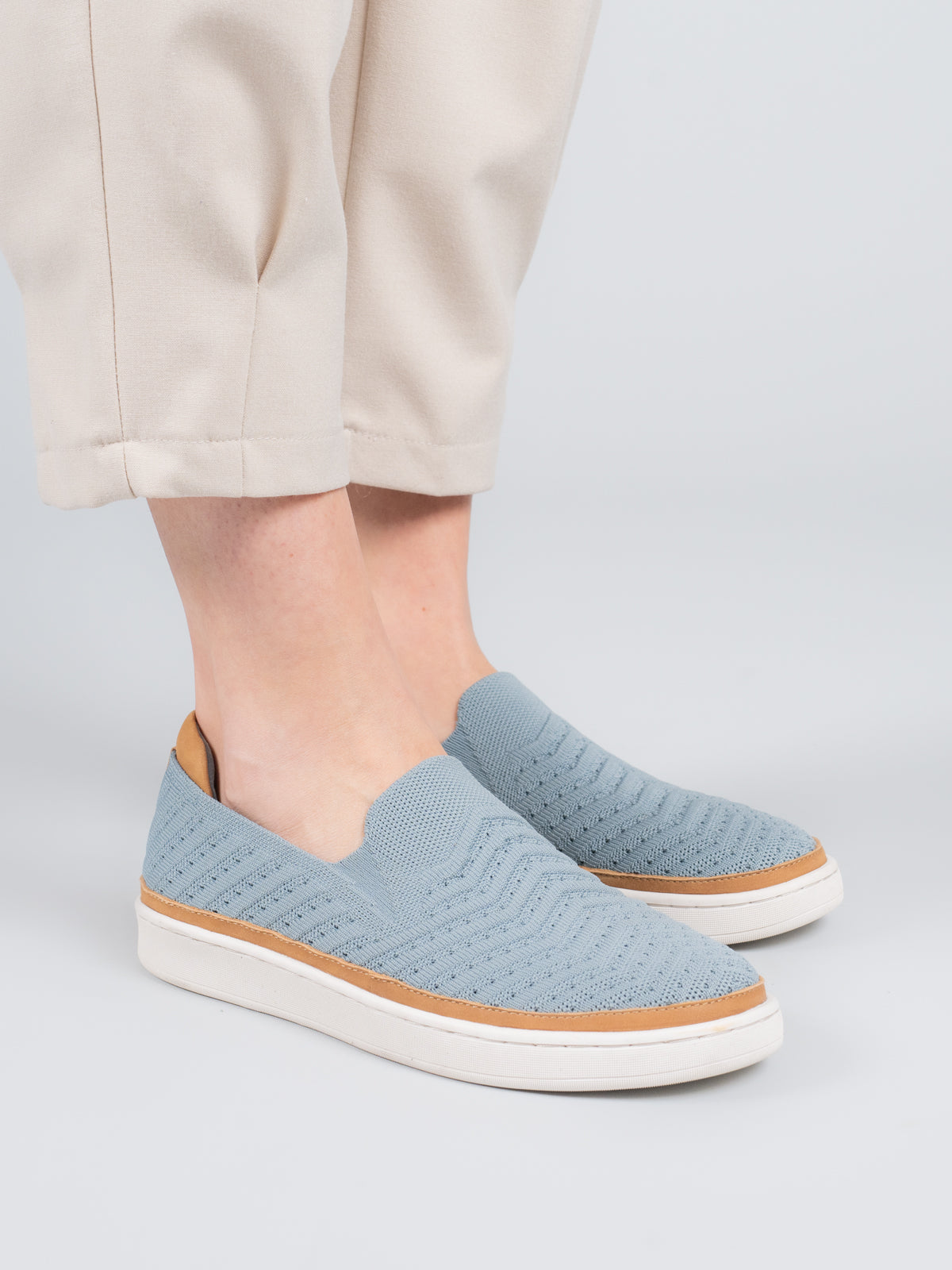 Zapatilla Knit Mujer Trento Celeste