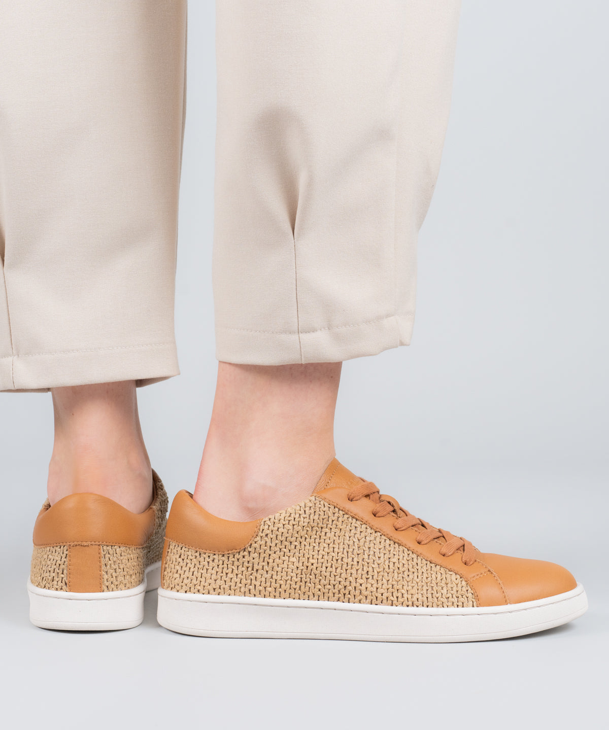 Zapatilla Cuero Mujer Merano Café Claro